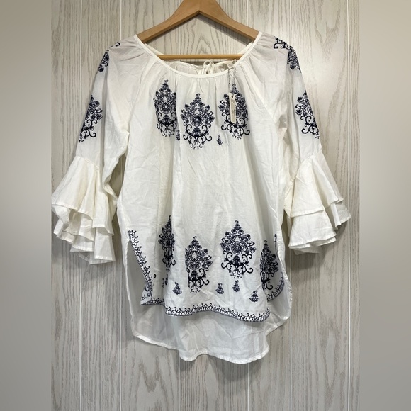 Bell Sleeve Blue Embroidered Blouse By Cupio Size: M NWT - Picture 1 of 3